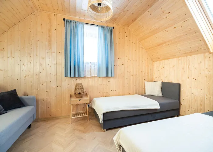 Siedlisko Zlota Gora Caloroczne Na Kaszubach برودينيسا