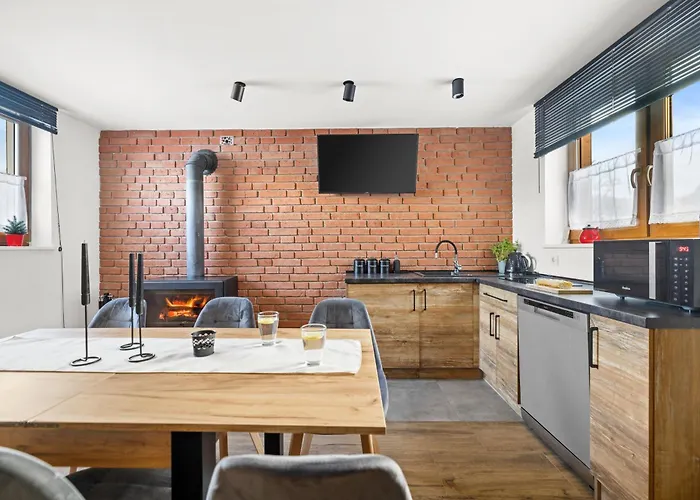 Siedlisko Zlota Gora Caloroczne Na Kaszubach *